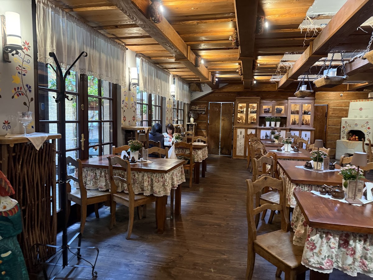 Gościnna Chata Restaurant — Restaurant