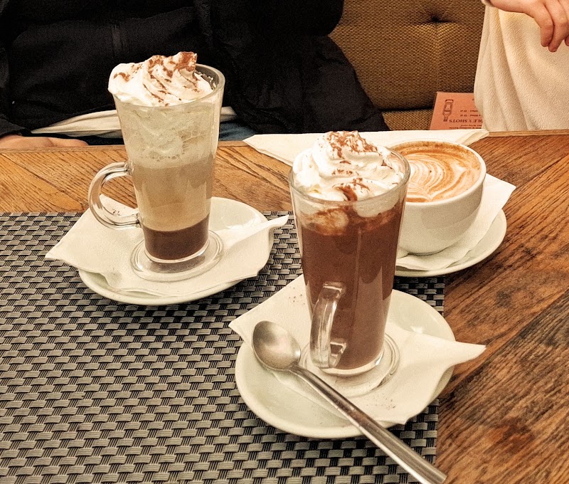 Magia Cafe & Bar